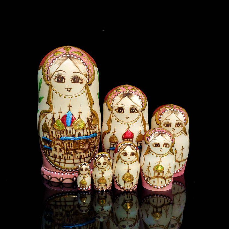 Russian characteristics 7-layer Matryoshka Chinese style creative shaking sound gift Natural wood seven-layer toy clearance