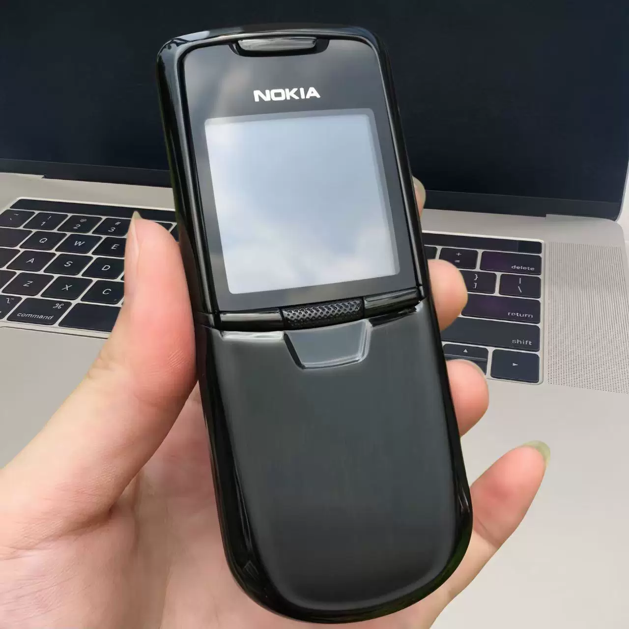 Nokia/Nokia 600 Nokia 8800 classic slide button mobile phone metal material nostalgic collection