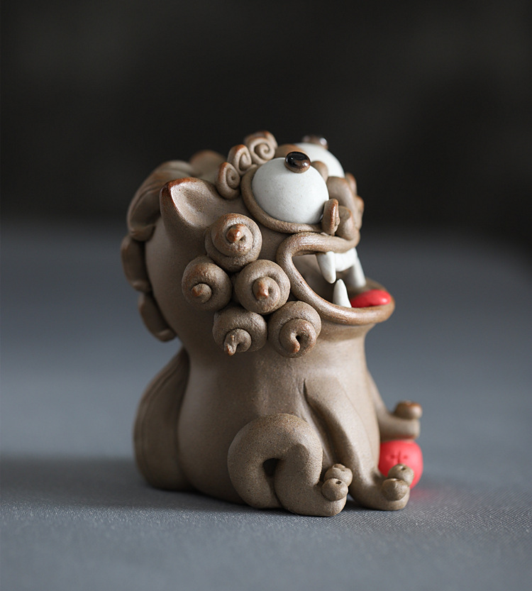 Lion tea pet ideas of jingdezhen ceramic checking incense high temperature coarse pottery tea zen Chinese style furnishing articles