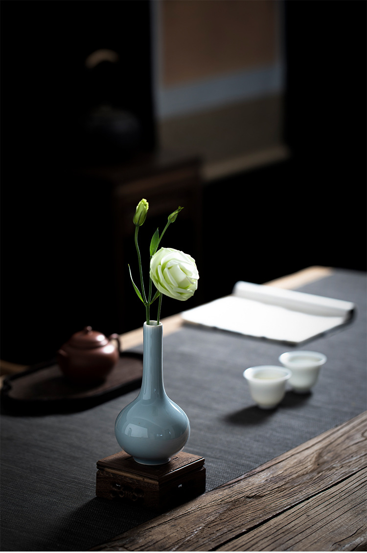New Chinese style hand - made ceramic flower tea flower cut jewelry blue and white porcelain bottle household furnishing articles hydroponic flowers