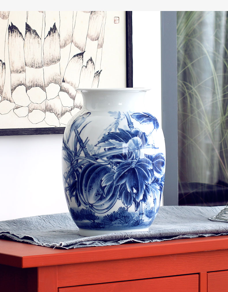 On the smell of finches jingdezhen blue and white porcelain vases, ceramic furnishing articles clear soup WoGuo new Chinese style villa living room decoration