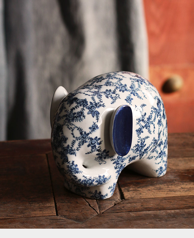 The Clear soup WoGuo wine accessories of new Chinese style ceramic elephant furnishing articles of jingdezhen blue and white porcelain household act the role ofing is tasted