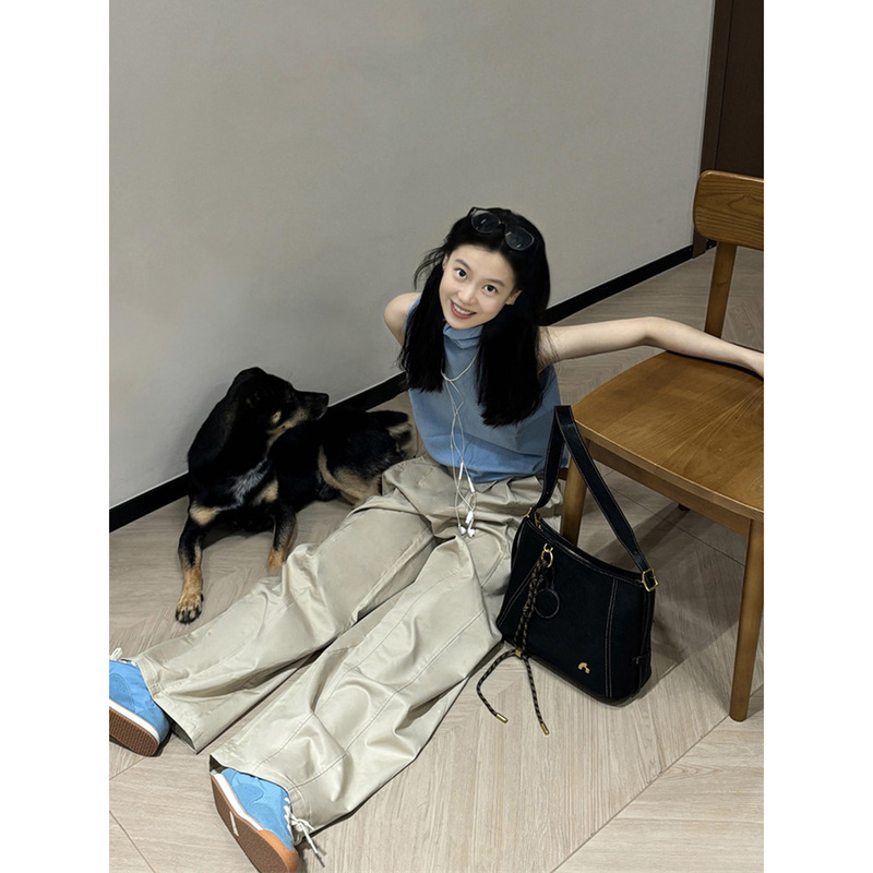 Trendy Chinese Brand Patchwork Half-High Collar Blue Sleeveless Knit Top for Women, Summer Slim Fit, Stylish and Versatile Top Trendy Chinese Brand Patchwork Half-High Collar Blue Sleeveless Knit Top for Women, Summer Slim Fit, Stylish and Versatile Top