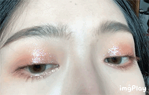 萌 荔 闪粉 Giáng sinh đơn sắc sequin nàng tiên cá nghiền phấn mắt ngọc trai lưới màu đỏ sáng bóng jingjing - Bóng mắt bảng màu mắt innisfree