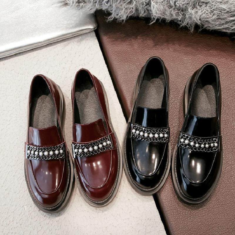British style small leather shoes women's 2022 spring new leather thick-bottomed sponge cake pearl single shoes mid-heel slip-on shoes