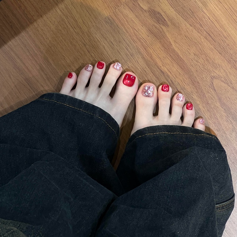 【Scarlet Realm】Handmade Wearable Toenail Stickers with Dazzling Cat Eye Color-Changing Nail Art for Summer, Brightening Nail Patches