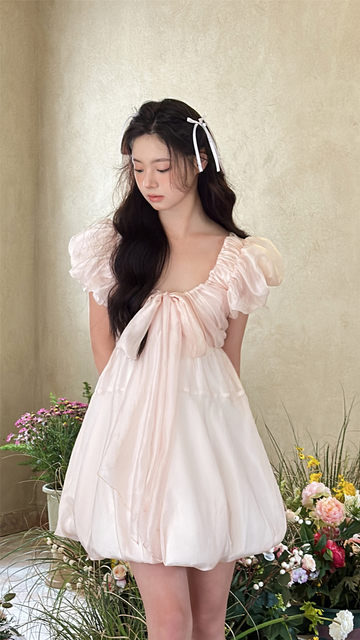 Laying Meow 2023 Spring and Summer New Arrival ອອກແບບຫວານໆ Bow Tie Round Neck Puff Sleeve Puff Skirt Dress