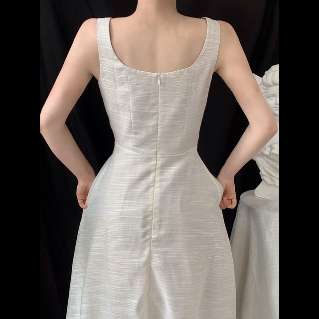2022 new Vietnamese niche evening dress French retro waist temperament white suspender fairy dress