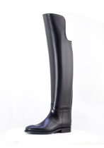 Petrie Garde Dutch produce imported kneecap boots in the Netherlands