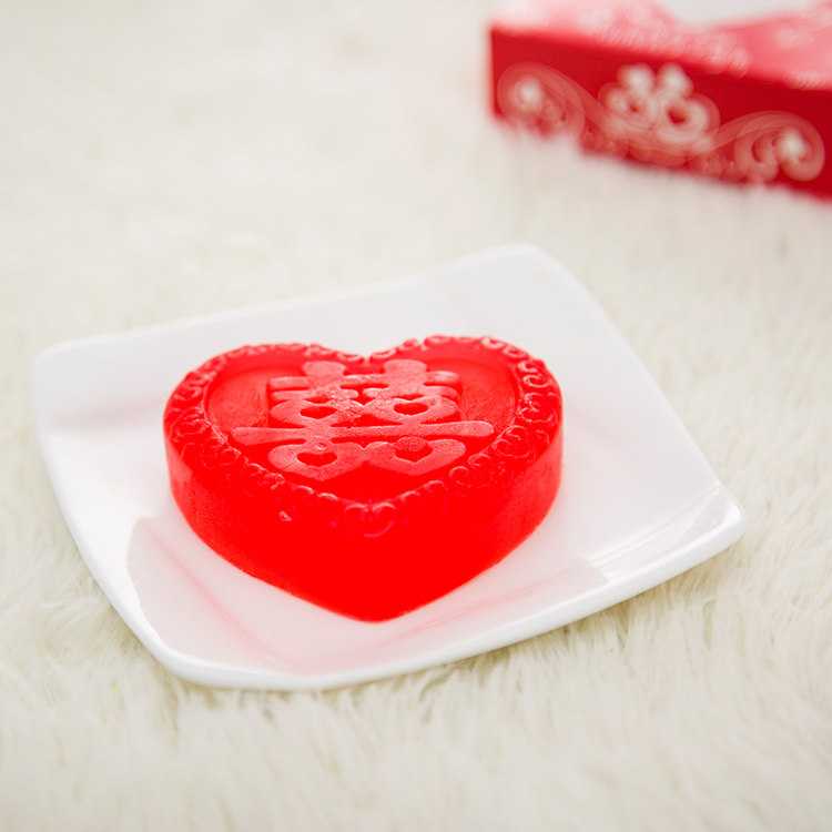 Wedding supplies red soap essential oil soap heart-shaped double happiness red soap soap couple soap