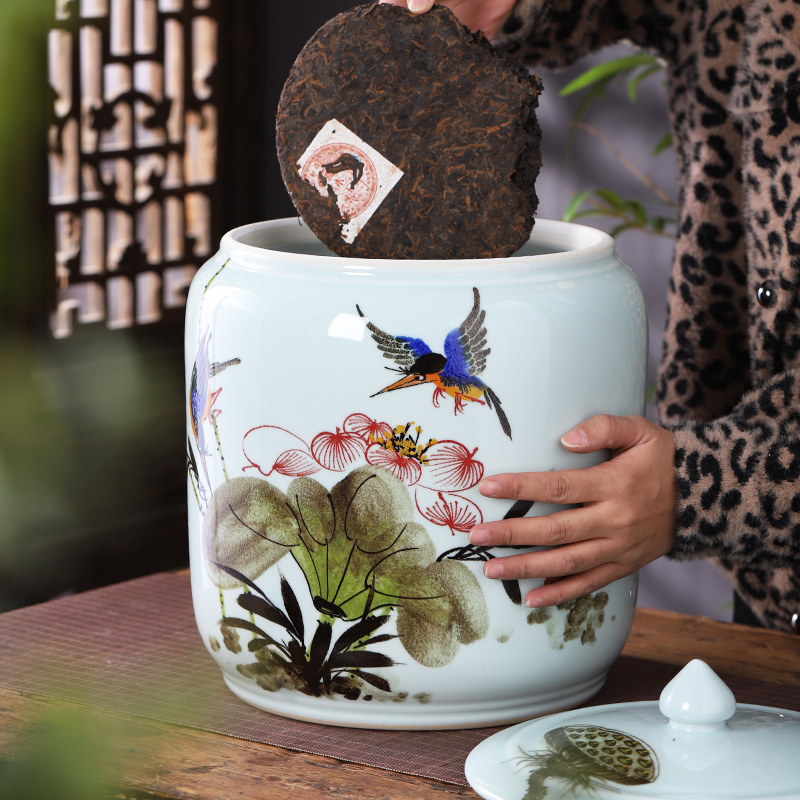 Jingdezhen ceramics hand - made large storage tank caddy fixings with cover pot sitting room of Chinese style household act the role ofing is tasted furnishing articles