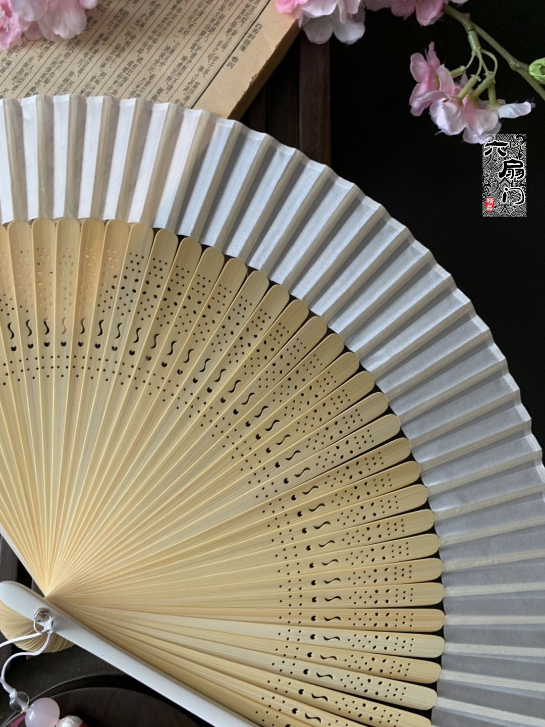 手工日式折扇百搭潮流男女折疊扇子團扇隨手扇中國風古風男女日式扇子和風折扇7寸純色白色真絲竹扇工藝禮品扇 Yahoo奇摩拍賣