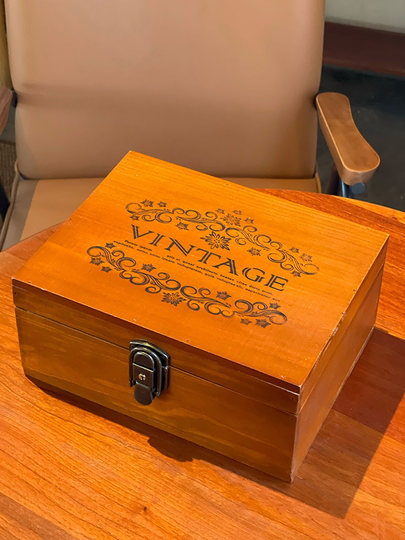 Line Art Puppy Gift Box, Girl's Birthday Gift, Gift for Female Friends, New Year's Ritual Gift, Bridesmaid Gift, Practical Gift