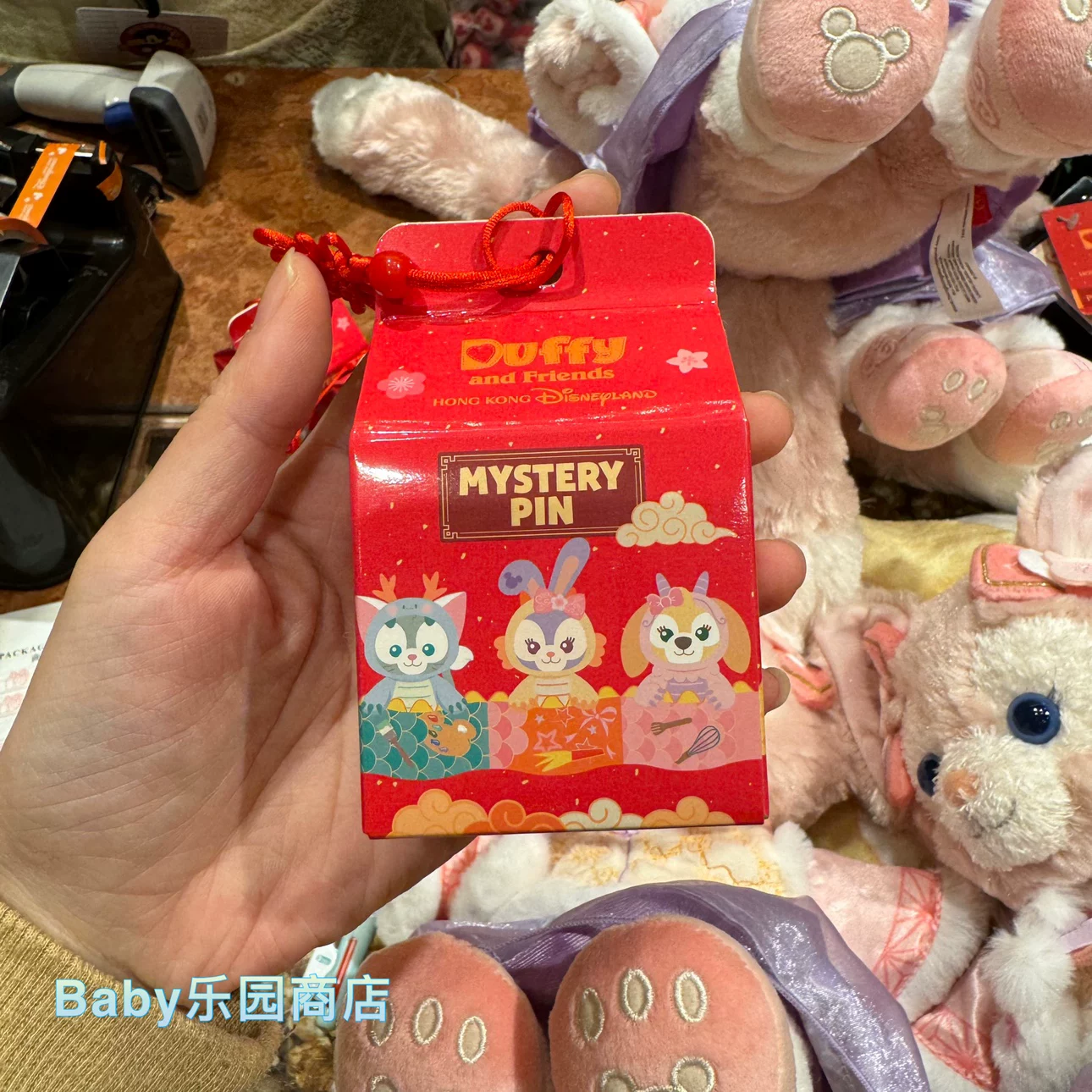 Брошь-значок ограниченной серии Daffy Friends Shippo с изображениями героев мультфильма Диснея Гонконг весна 2024 год, слепая коробка