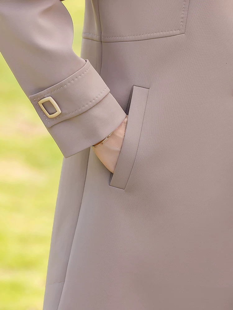 Autumn long jacket, for middle age, western style