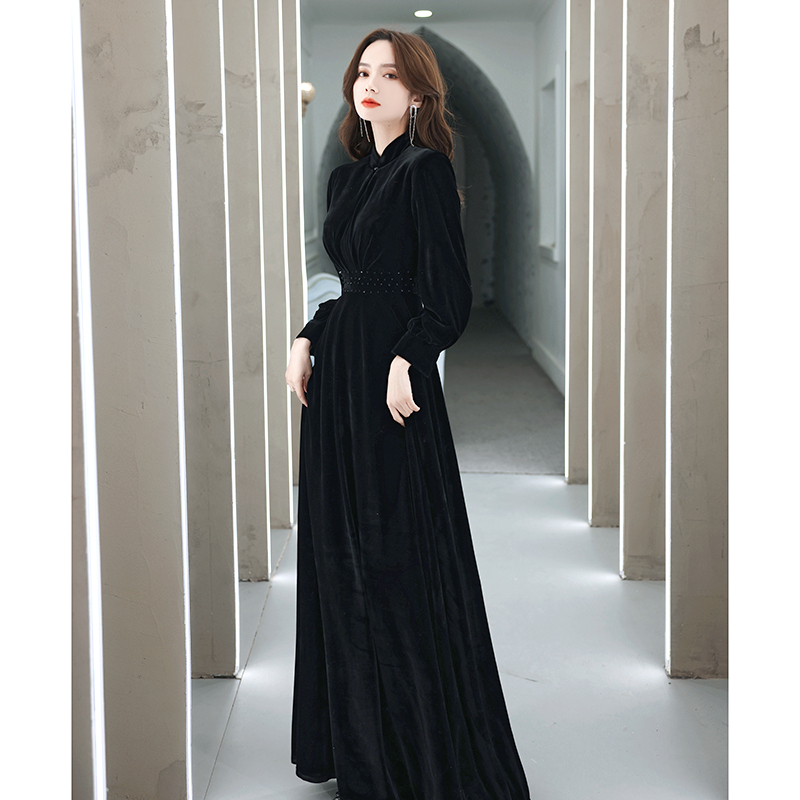 French-Style Annual Meeting Evening Dress for Women, Long-Sleeved Vocal Performance Attire, Black Velvet Long Dress, Slim Fit and Elegant for Presenters