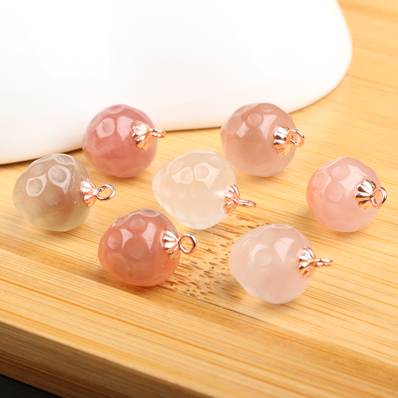 Strawberry pendant diy necklace bracelet accessories Natural South red salt source onyx carved strawberry candy color accessories