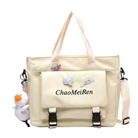 Белый значок, подвеска