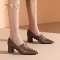 Pointed single shoes womens 2021 autumn new one pedal small leather shoes Joker thick heel heels deep mouth leather womens shoes