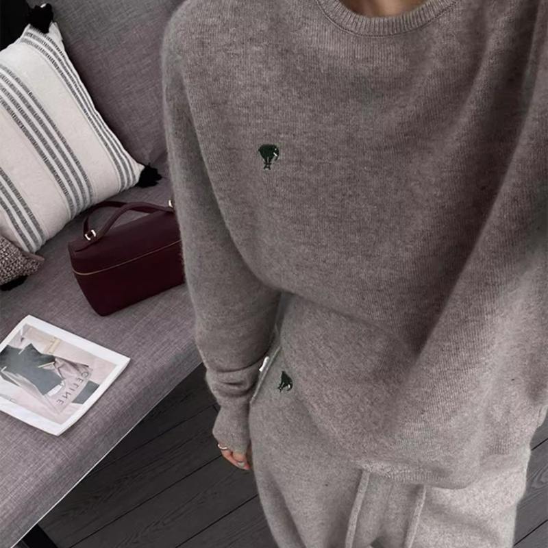 European Style Autumn and Winter Small Elephant Embroidered Knit Set for Women, Pure Wool Sweater and Long Pants, Autumn Cashmere Two-Piece Set
