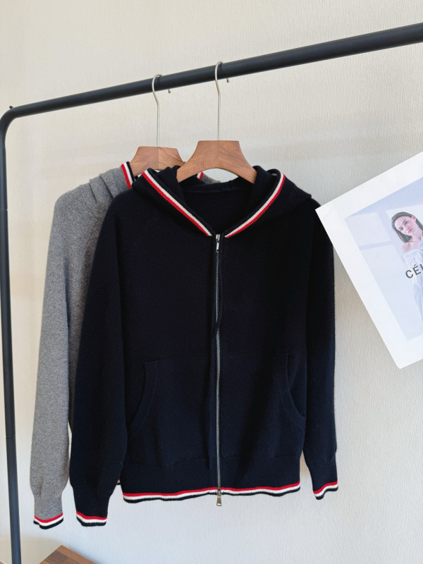 528627 College Style Casual Double Zipper Hooded Cardigan, Color-Blocked Warm Pure Cashmere Loose Slimming Look Jacket 528627 College Style Casual Double Zipper Hooded Cardigan, Color-Blocked Warm Pure Cashmere Loose Slimming Look Jacket