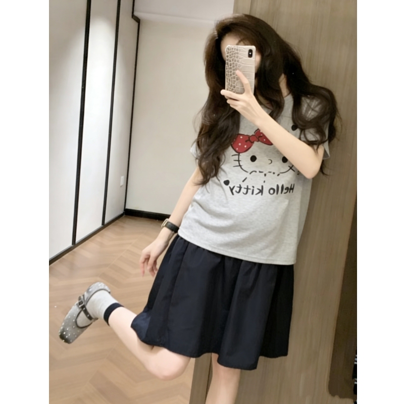 Maternity Suit Summer New Fashion Age-Reducing Cartoon Print Short-Sleeved Top That Covers the Belly and Looks Slimming Short Skirt 2026 Women