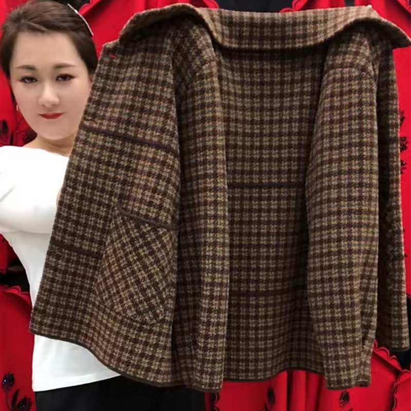 New Stylish Plaid Faux Double-Sided Woolen Coat for Petite Mothers in Autumn and Winter, Middle-Aged Women's Woolen Knitted Cardigan