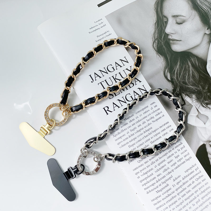 Light Luxury Style Chanel-Inspired Phone Lanyard Wrist Strap Short Keychain Chain with 360-Degree Rotating Metal Clip