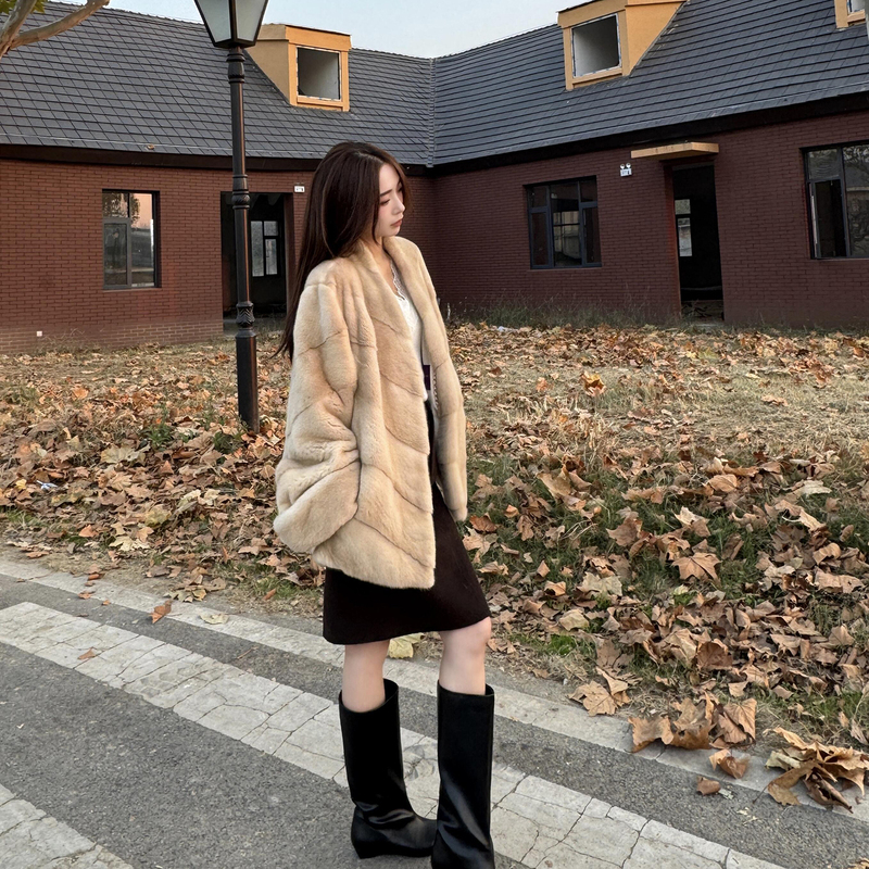 【Yueji Mink】2025 Winter New Imported Velvet Mink Fur Coat for Women, Full Mink Diagonal Pleated Sleeves Fur Jacket