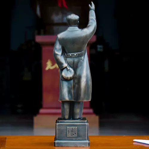 Свет в бывшем председателе MAO Pure Медные траншеи по всему телу стоят, как Мао Цзэдун Сейко Скульптура Офис офис настольный компьютер