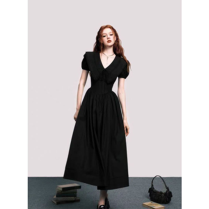 French-Style Cute V-Neck with Puff Sleeves, 2025 Summer Highlight, Waist-Cinching Design, Combining Cuteness with a Flattering Silhouette
