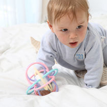 Baby hand-grabbing ball baby tooth gum grinding stick bite glue rattle newborn early education educational toy Manhattan ball