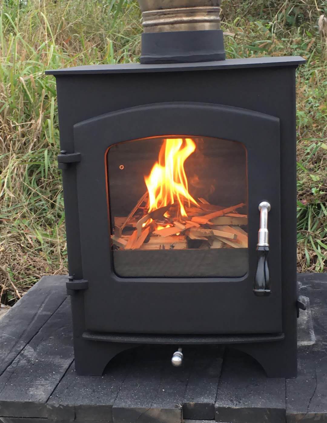 Special real fire free-standing fireplace European fireplace Embedded real fire wood heating steel plate fireplace factory direct sales