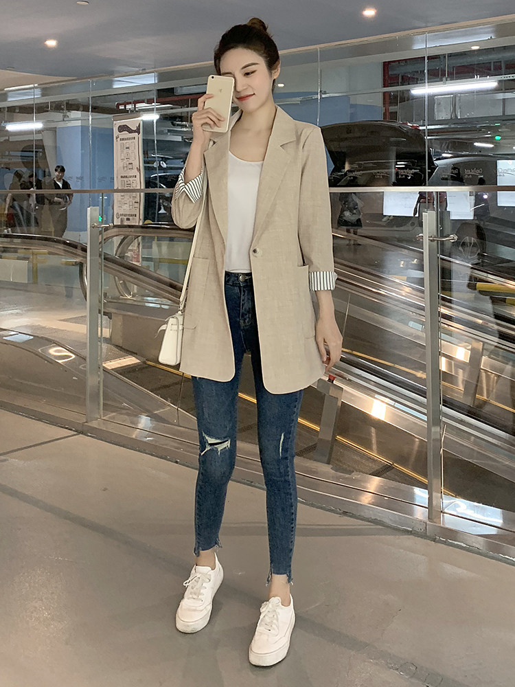 Casual online red chic small suit jacket woman 2022 spring new Korean version 100 hitch slim and thin western suit female blouse