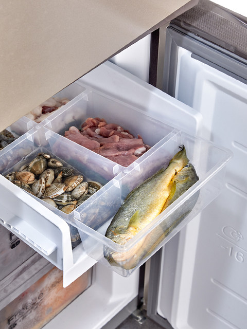 塑料冰箱保鲜盒厨房透明分格带盖水果食品储物盒密封配料收纳盒子