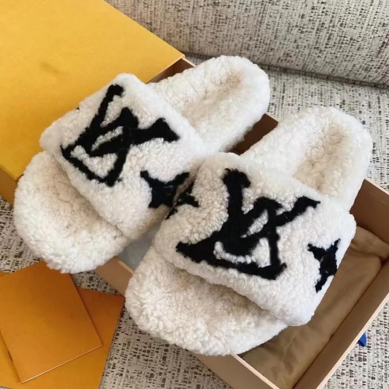 2024 Trendy Furry Slippers for Women, Outdoor Wear, Lamb Wool and Fur Integrated, Letter Design, Thick-Soled Casual Slide Slippers for Women