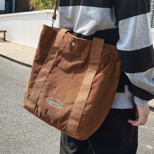 Вместительная и большая сумка через плечо, демисезонная сумка на одно плечо