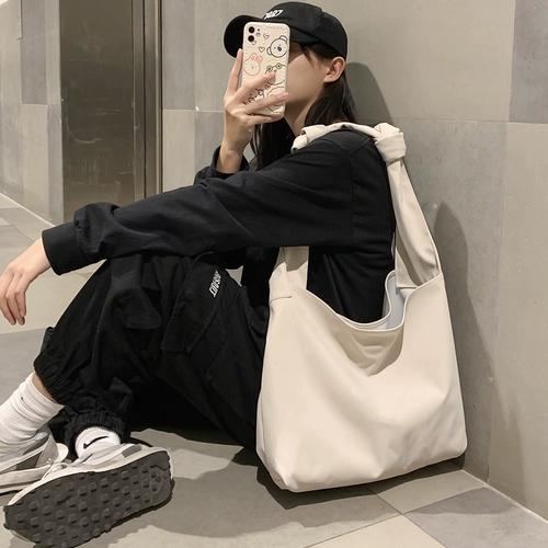 Черная демисезонная вместительная и большая сумка на одно плечо, японский универсальный ранец