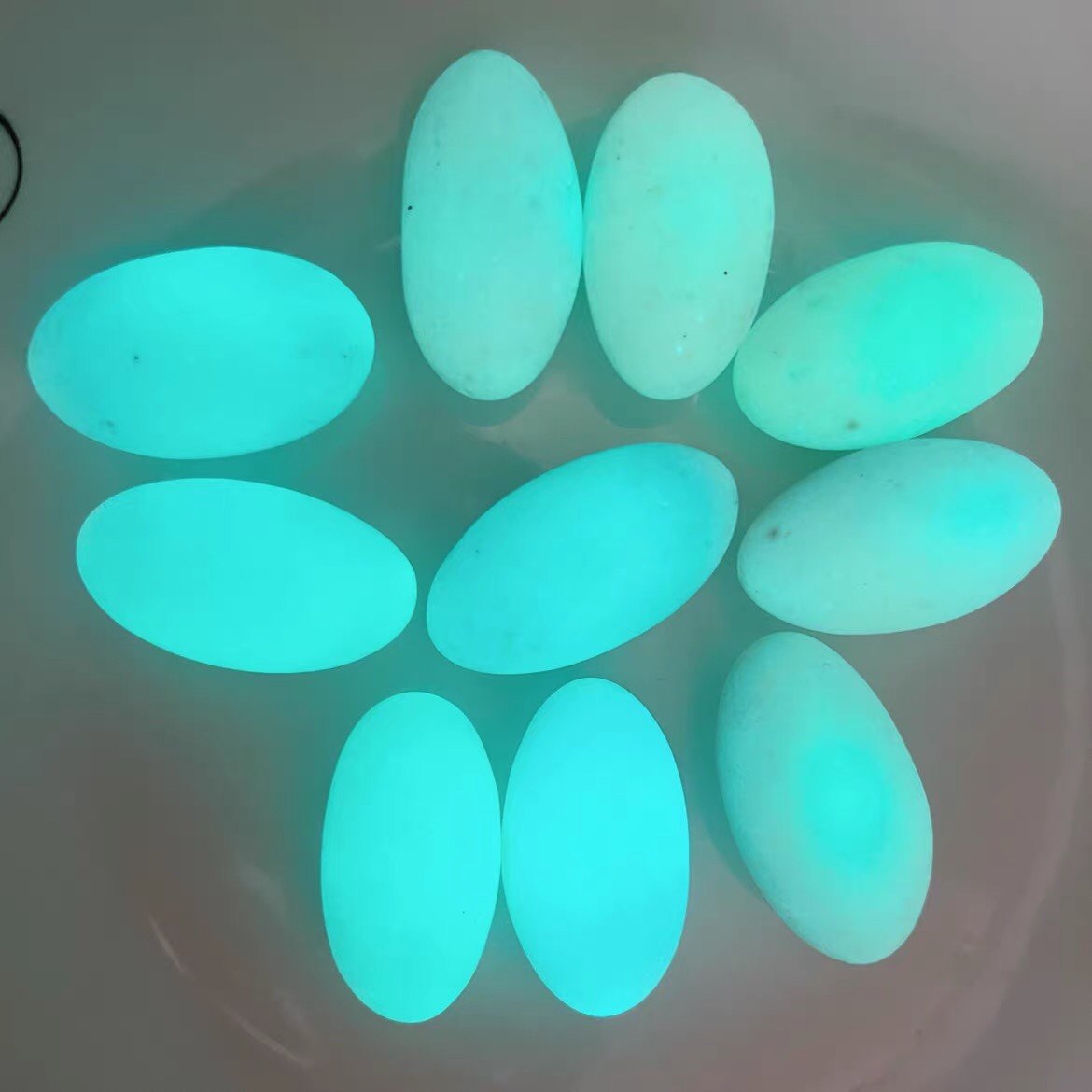 天然夜光螢石碎石發光奇石夜明珠原石東海水晶碎石包郵