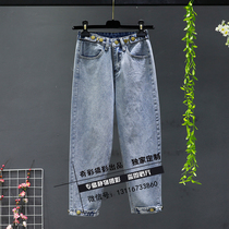 Womens clothing hanging on camera T-shirt jeans casual sports pants shoot Grey Bottom Hang