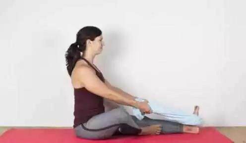 身体僵硬没有柔韧性?9个瑜伽体式在家就能练