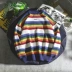 Ins siêu lửa Harajuku bf gió retro cổ áo len cầu vồng sọc áo len nam và nữ cặp đôi lỏng lẻo áo khoác len mỏng Cặp đôi áo len