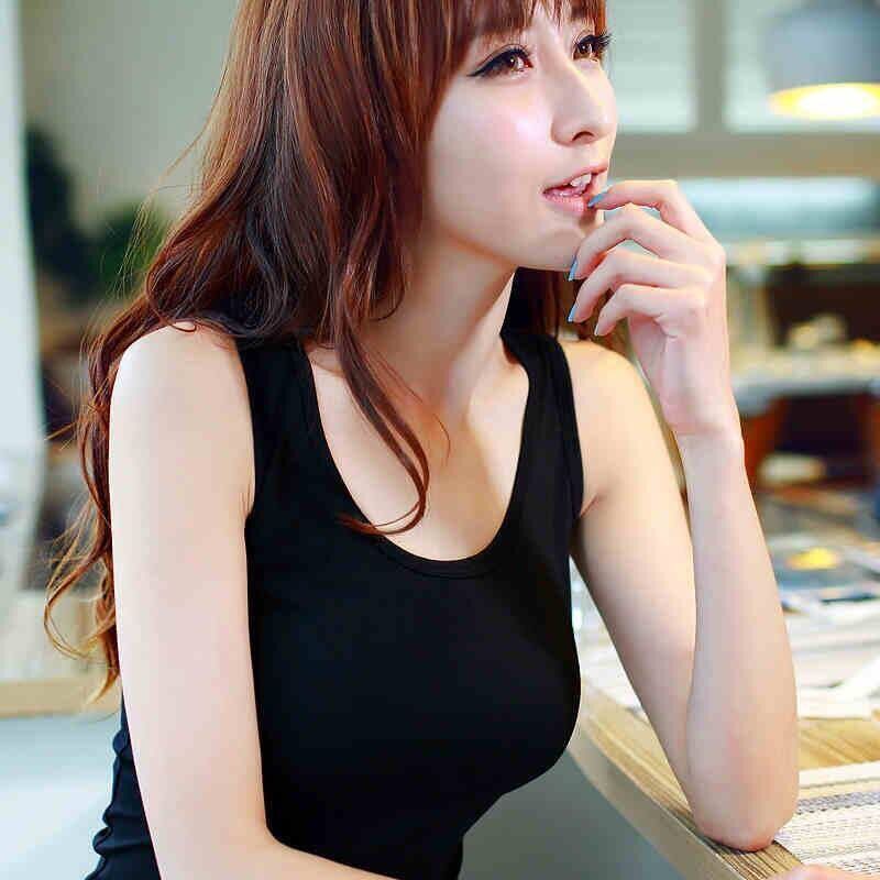 今年流行的法式红色吊带背心如何选择？