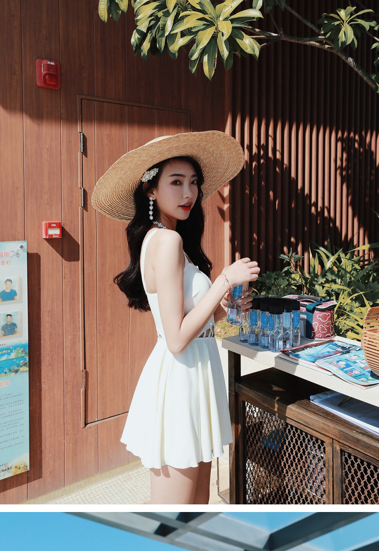 Nước hoa nhỏ mùa xuân nóng bỏng phù hợp với nữ 2018 mới mùa đông áo tắm trắng một mảnh áo tắm mỏng lưới màu đỏ - Bộ đồ bơi One Piece đồ bơi liền thân cho nữ