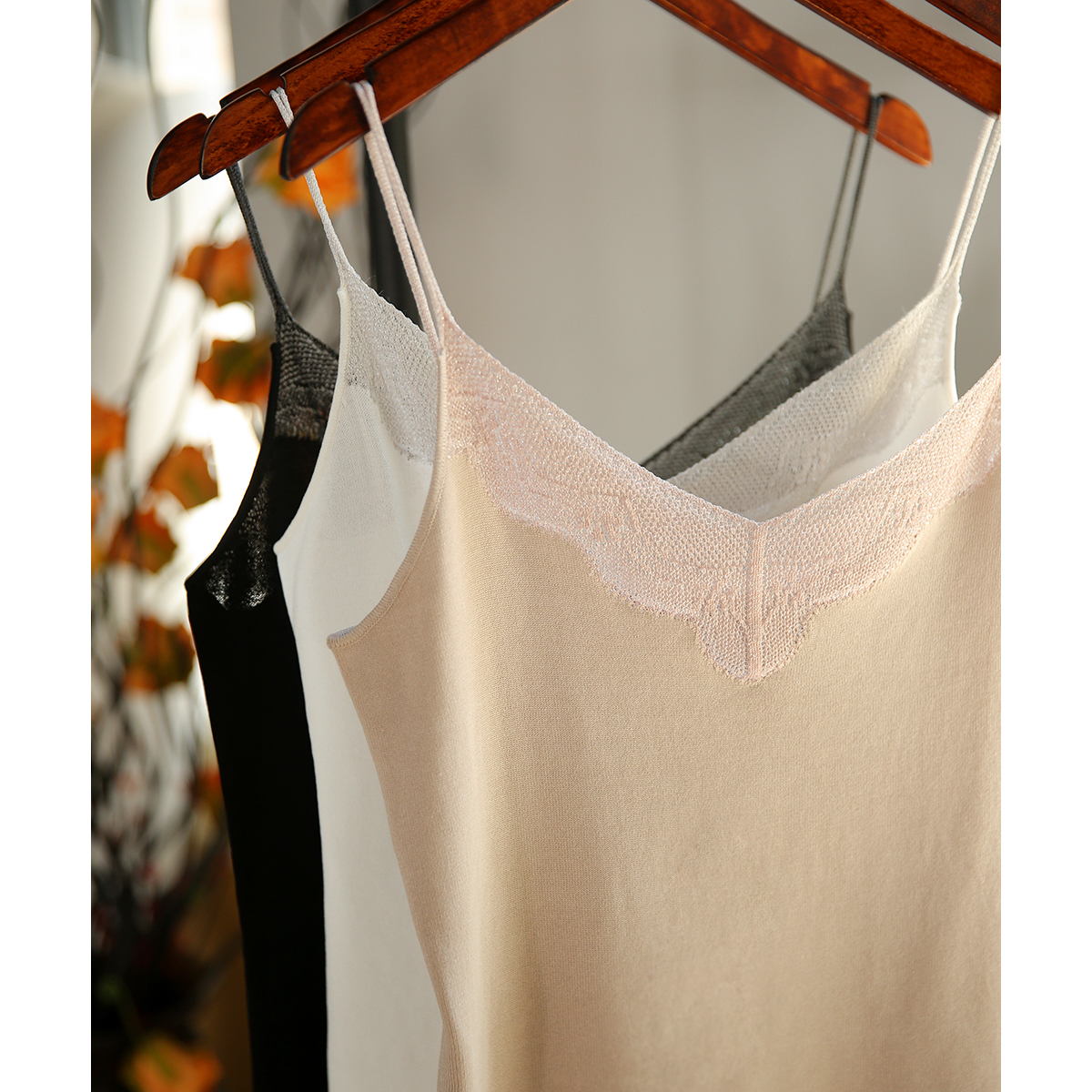 (Break Code Seconds Kill without conceding) Temperament Plus hit bottom paired with small energy hand hooked vest harness