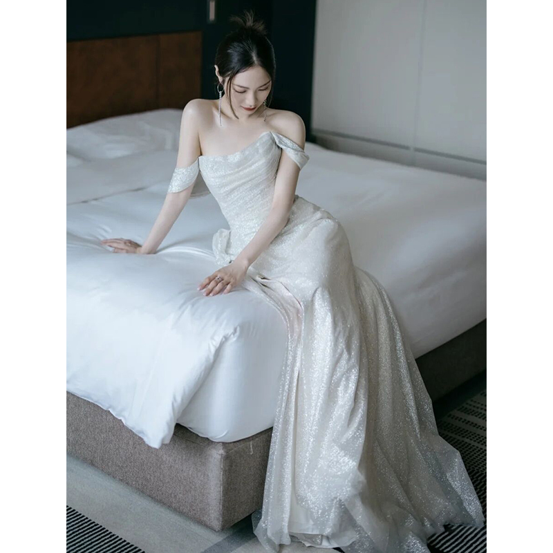 Starry sky, wedding dress, lace dress, open shoulders Starry sky, wedding dress, lace dress, open shoulders