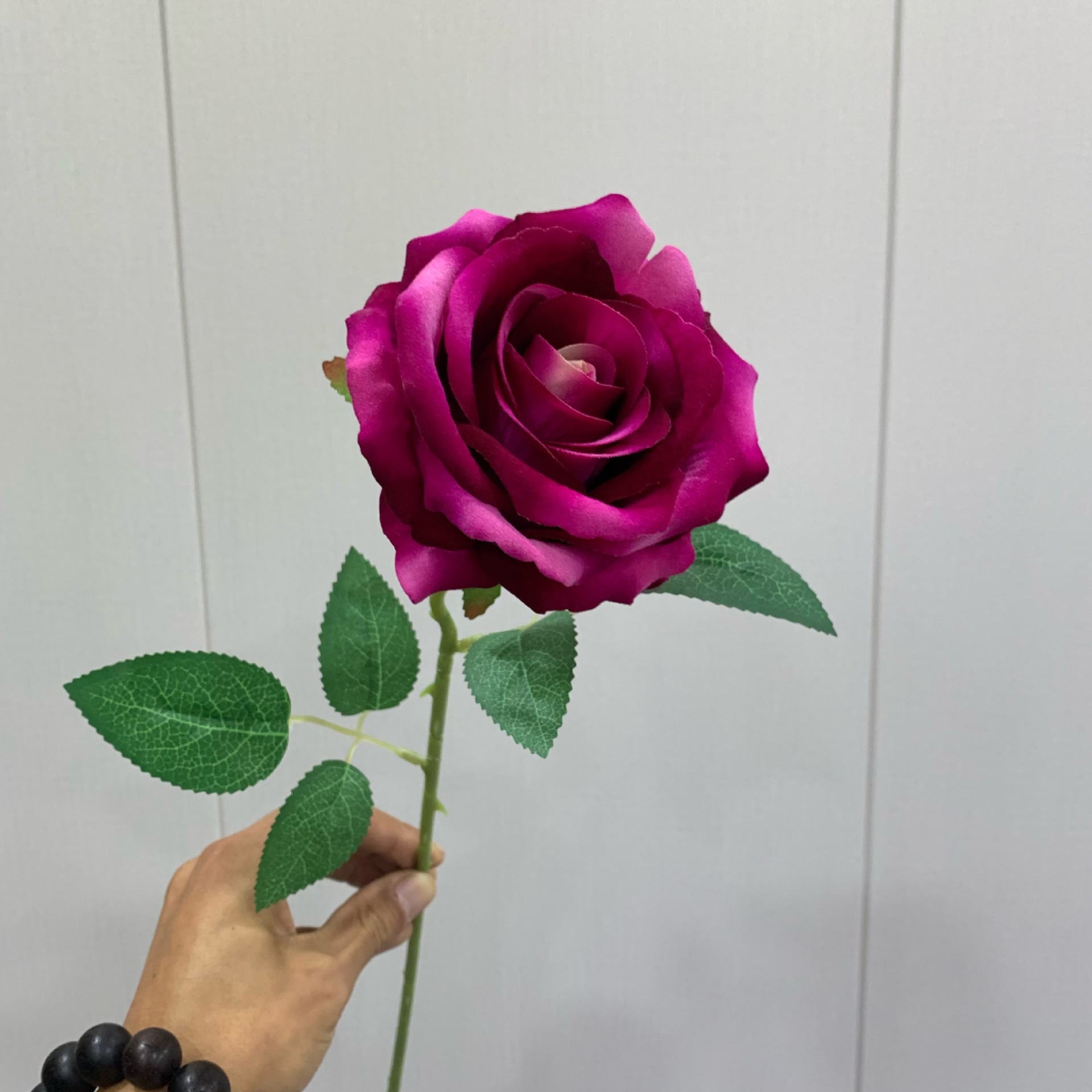 仿真花玫瑰花2025新品高档法兰绒玫瑰假花客厅婚礼装饰插花花艺详情3