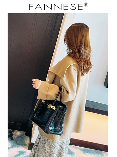 Кожаная платиновая портативная вместительная и большая сумка, 2025 года, воловья кожа, крокодиловый принт, из натуральной кожи