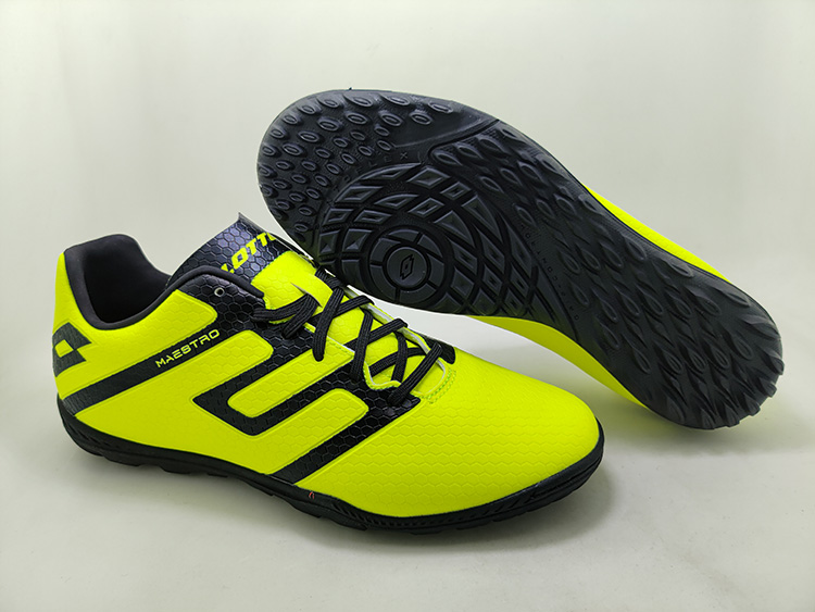 Broken code special Italian lotto broken nail soccer shoes artificial grass boys and girls shoes parent-child training shoes