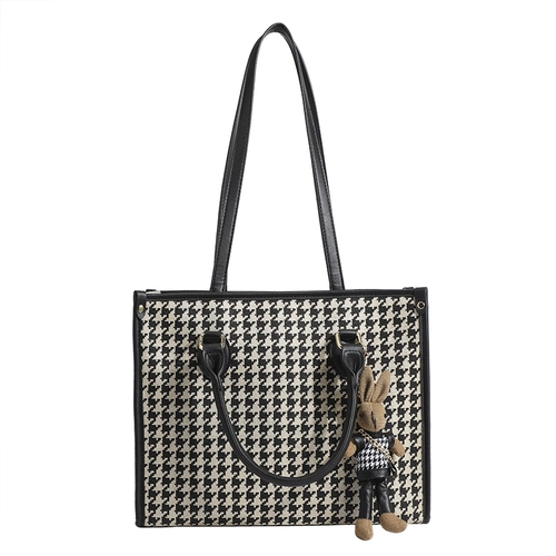 Вместительная и большая сумка на одно плечо